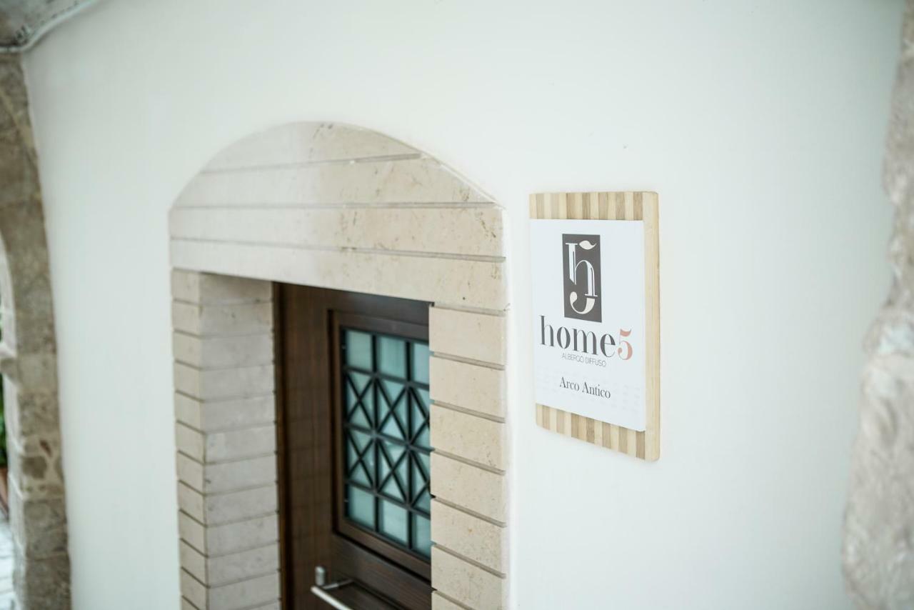 Home 5 - Arco Antico Putignano Extérieur photo